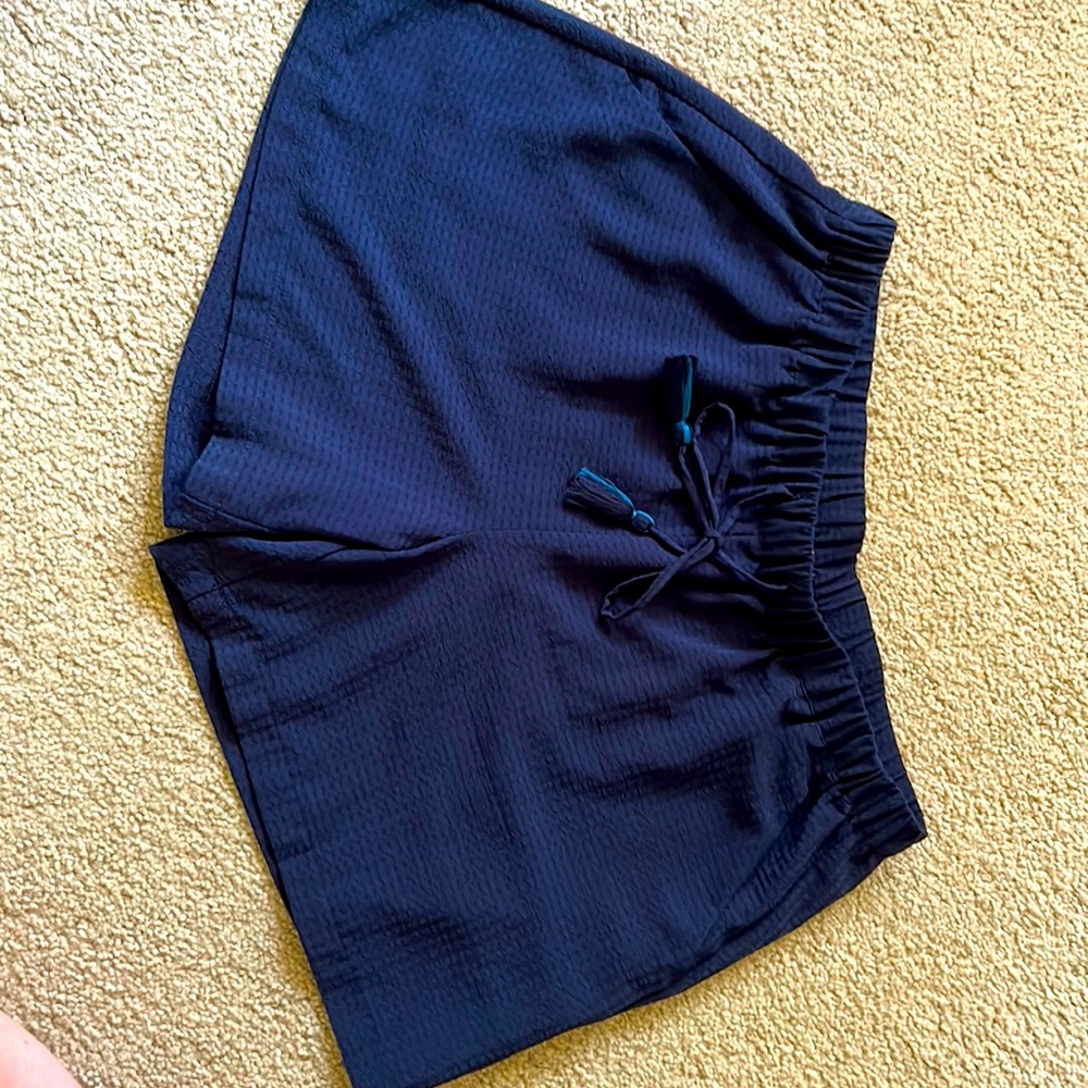 Blue elastic waste shorts